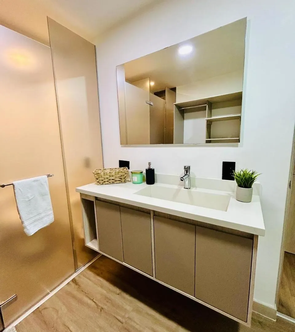 Modern, Apt/Near Tourist Sites. Medellín Apartamento