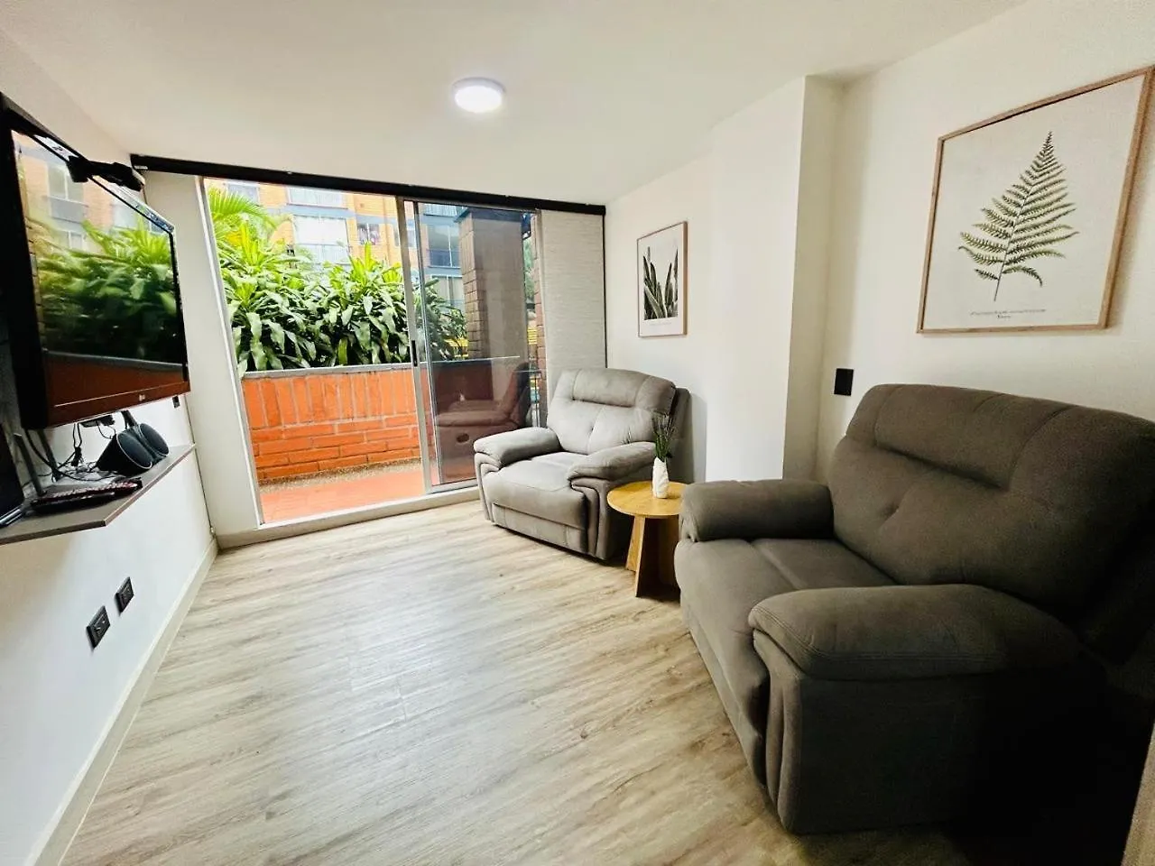 Modern, Apt/Near Tourist Sites. Medellin Apartment