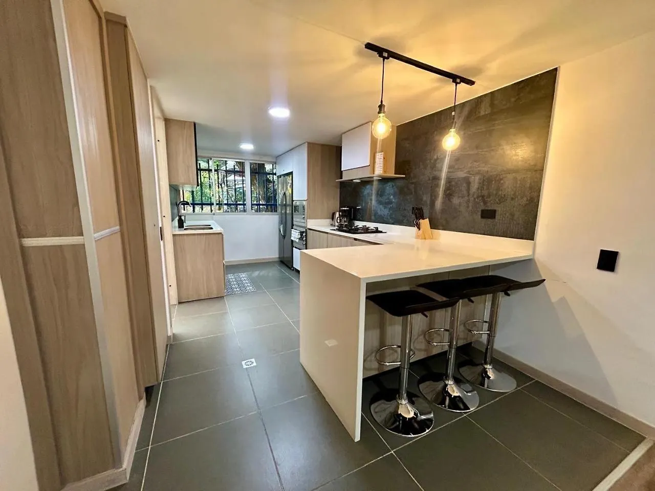 Apartment Modern, Apt/Near Tourist Sites. Medellin Colombia