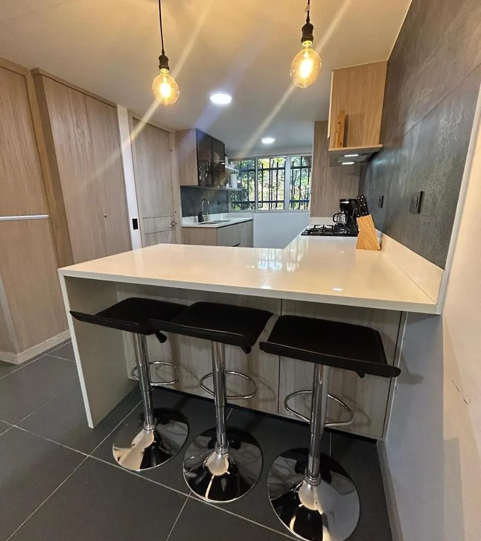 Modern, Apt/Near Tourist Sites. Medellin Colombia